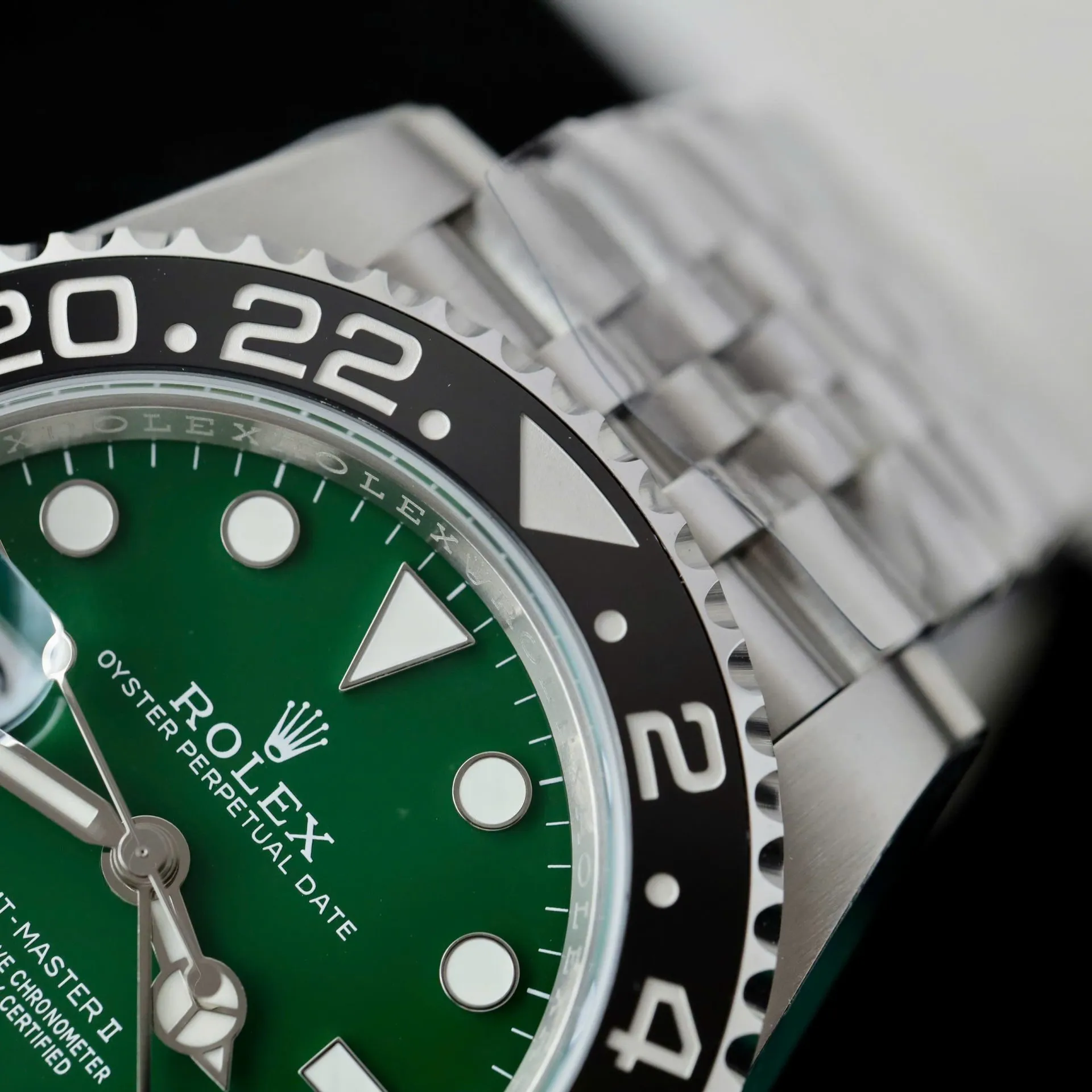 Superclone Rolex GMT-Master II 40 mm 126729VTNR Jubilee “Absinthe” - Bestter Watches