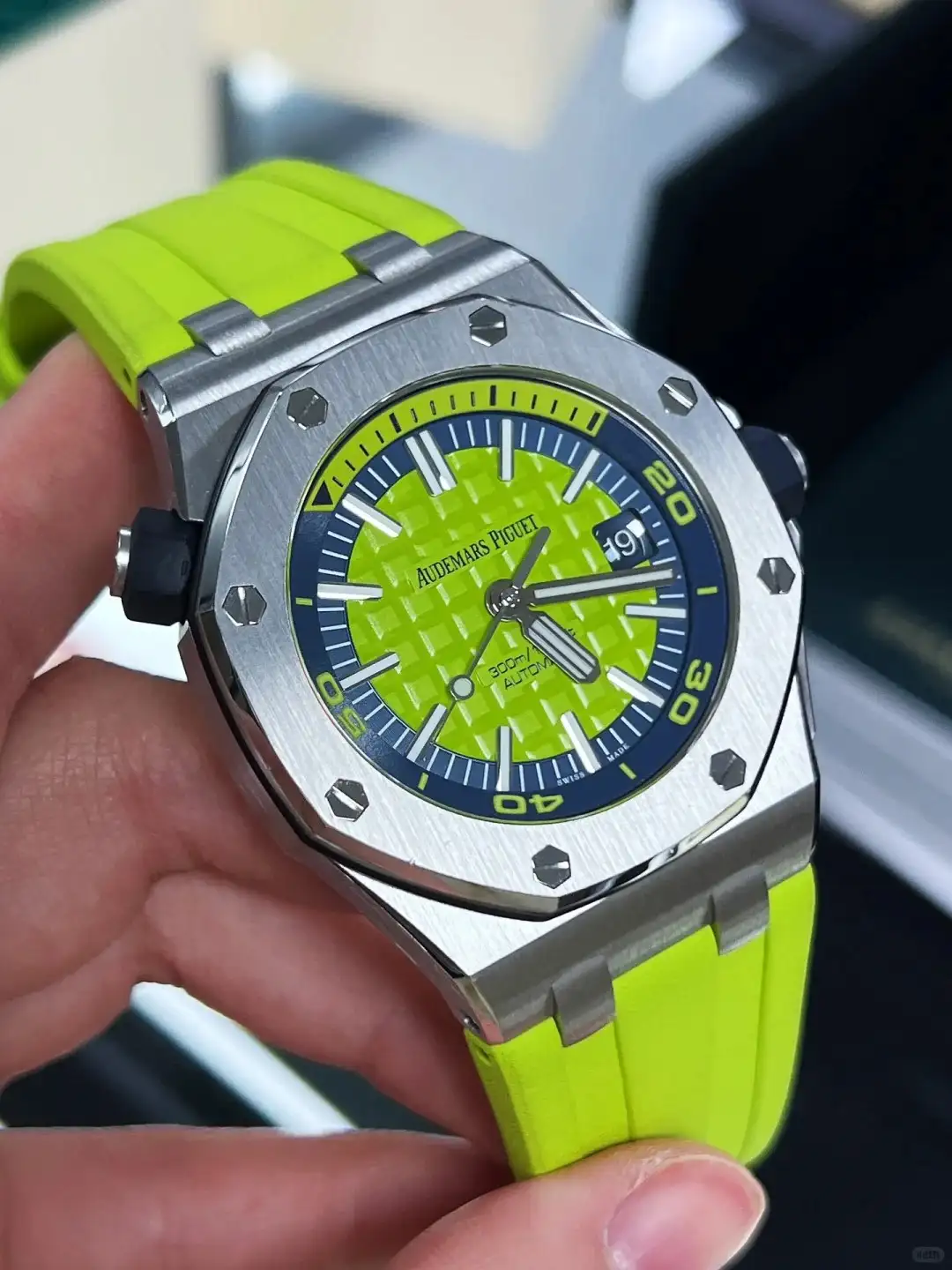 Audemars Piguet Royal Oak Offshore Diver Chronograph Green 26703ST.OO.A038CA.01 - Bestter Watches