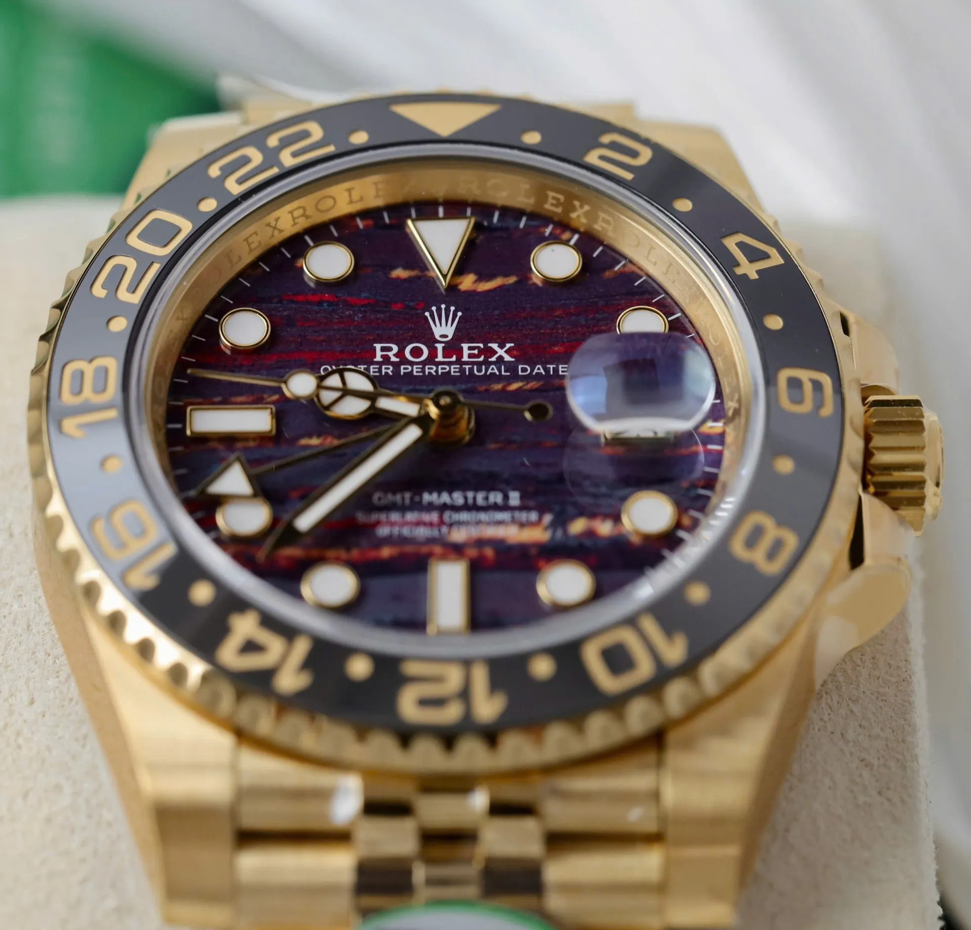Superclone Rolex GMT-Master II 40 mm 126718GRNR Tiger Iron Dial - Bestter Watches