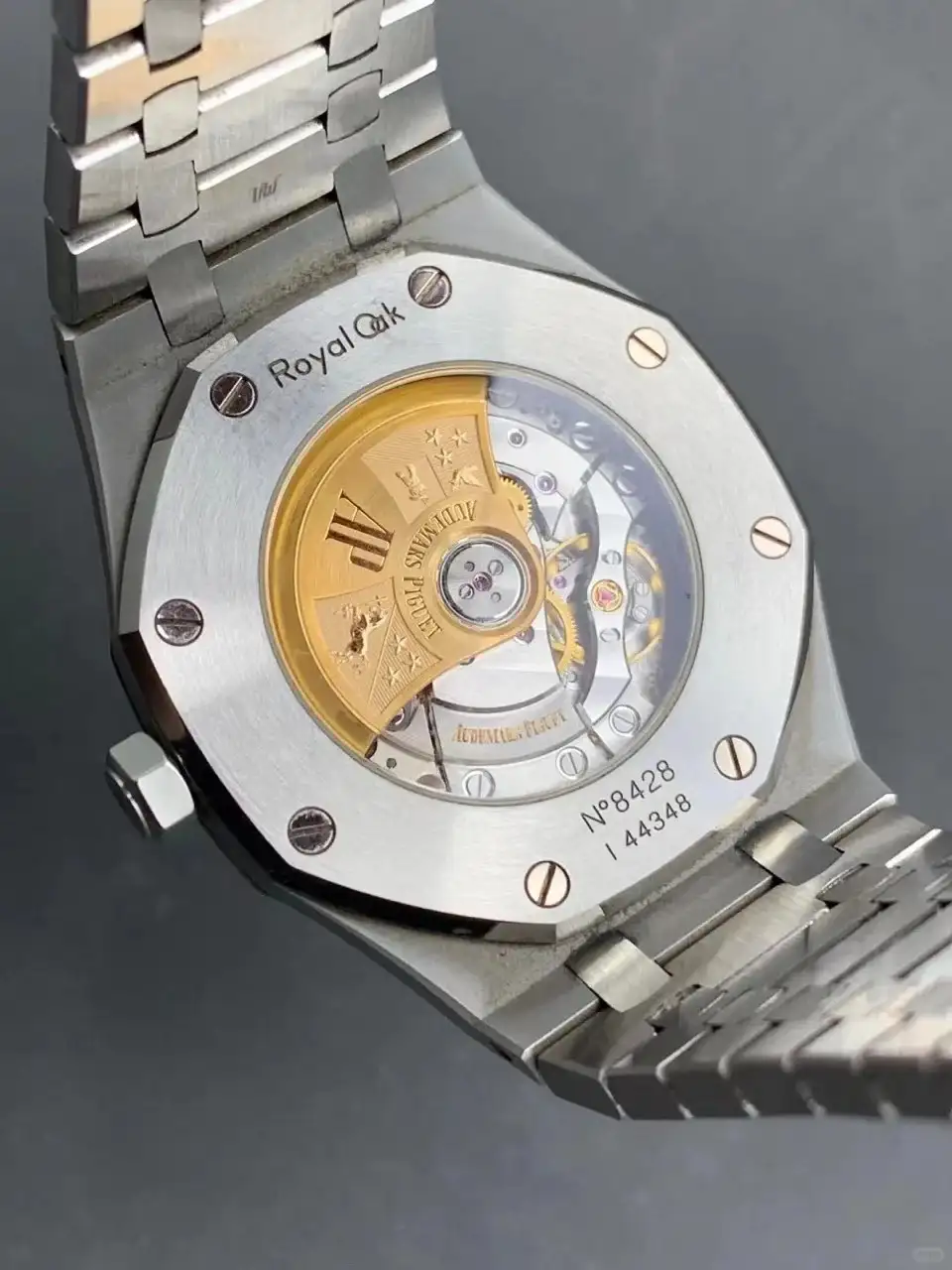 Audemars Piguet Royal Oak Selfwinding Silver 15400ST.OO.1220ST.02 - Bestter Watches