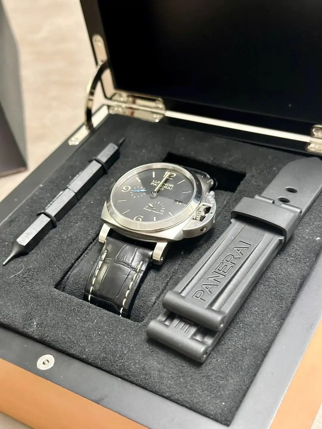 Panerai Luminor Men Automatic Black Alligator Watch PAM01321 - Bestter Watches