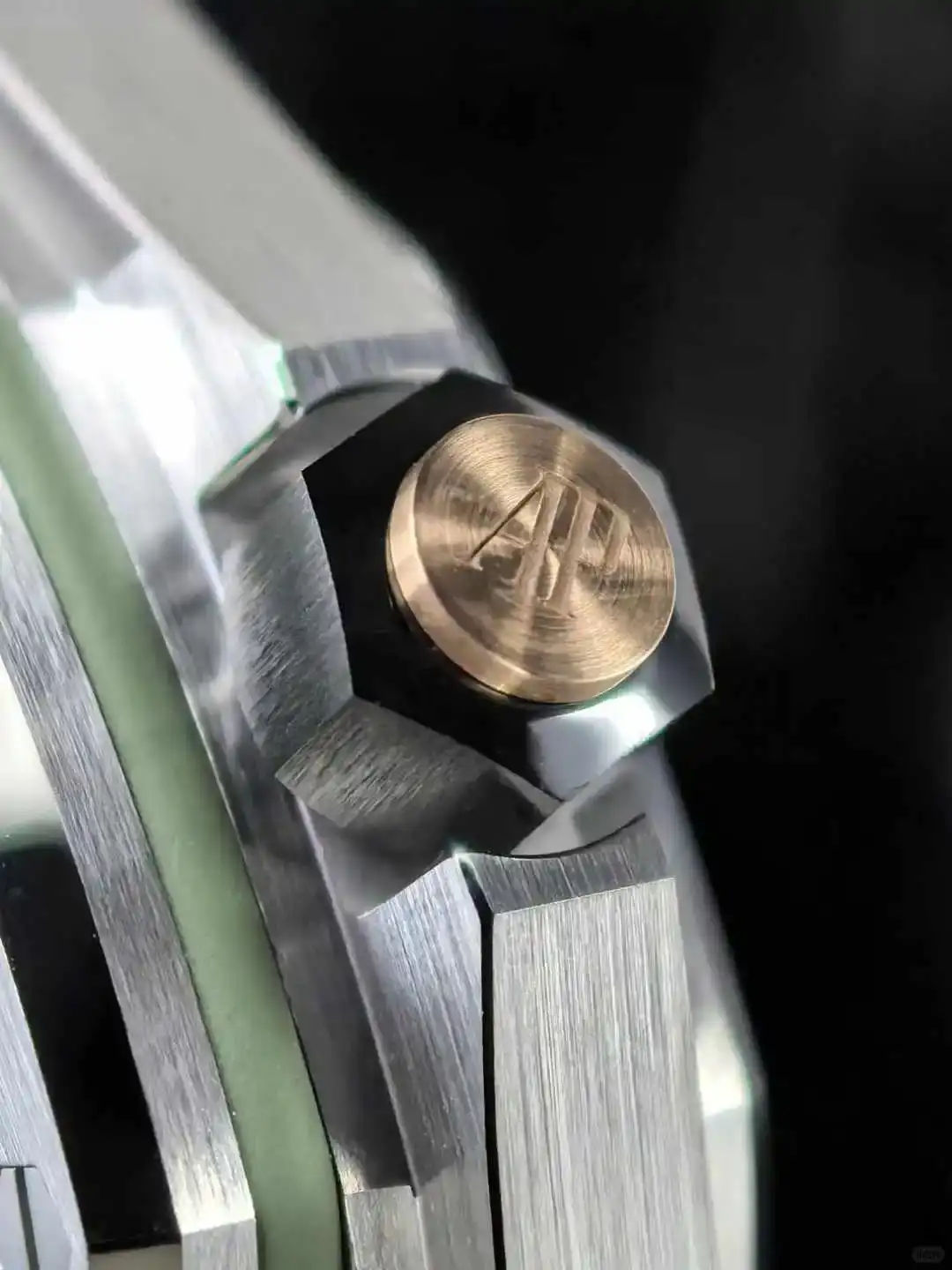 Audemars Piguet Royal Oak Offshore Diver Green 15710ST.OO.A052CA.01 - Bestter Watches