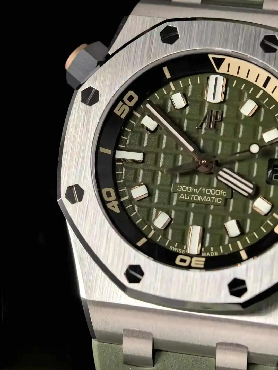 Audemars Piguet Royal Oak Offshore Diver Green 15710ST.OO.A052CA.01 - Bestter Watches
