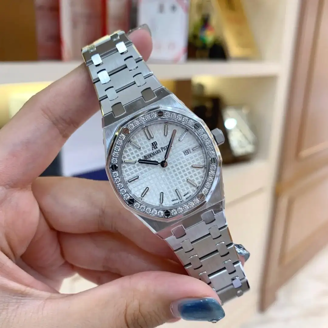 Audemars Piguet Royal Oak Quartz Silver 67651ST.ZZ.1261ST.01 - Bestter Watches