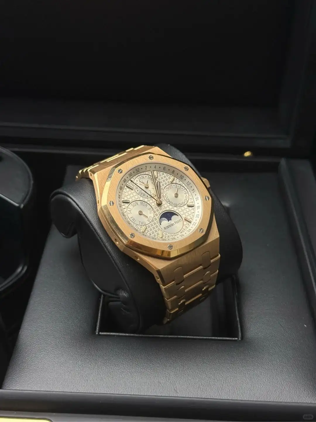 Audemars Piguet Royal Oak Perpetual Calendar Silver 26574OR.OO.1220OR.01 - Bestter Watches