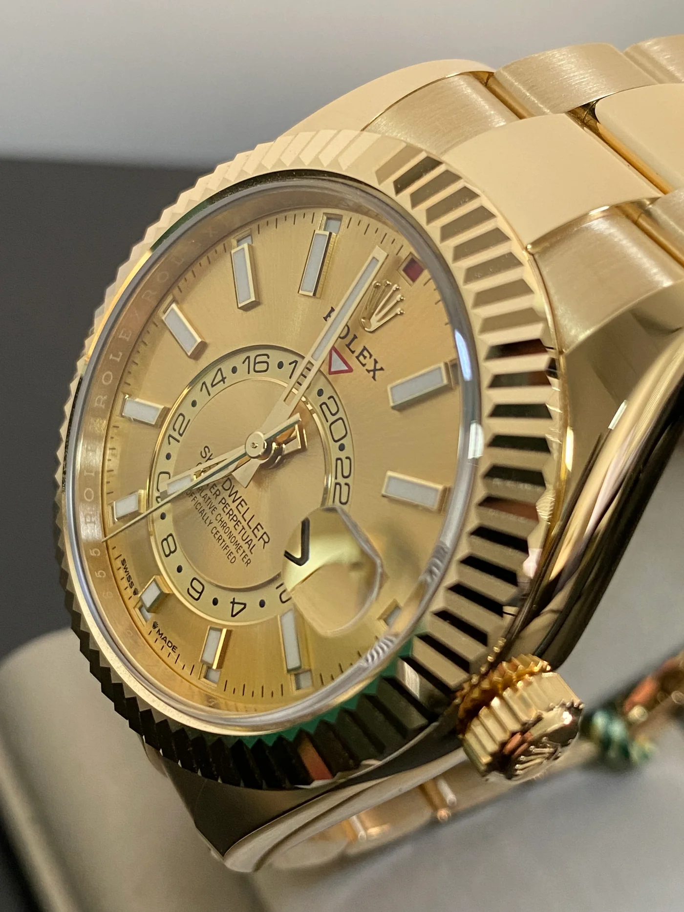 Superclone Rolex Sky-Dweller 42 mm Champagne Dial 336938 - Bestter Watches