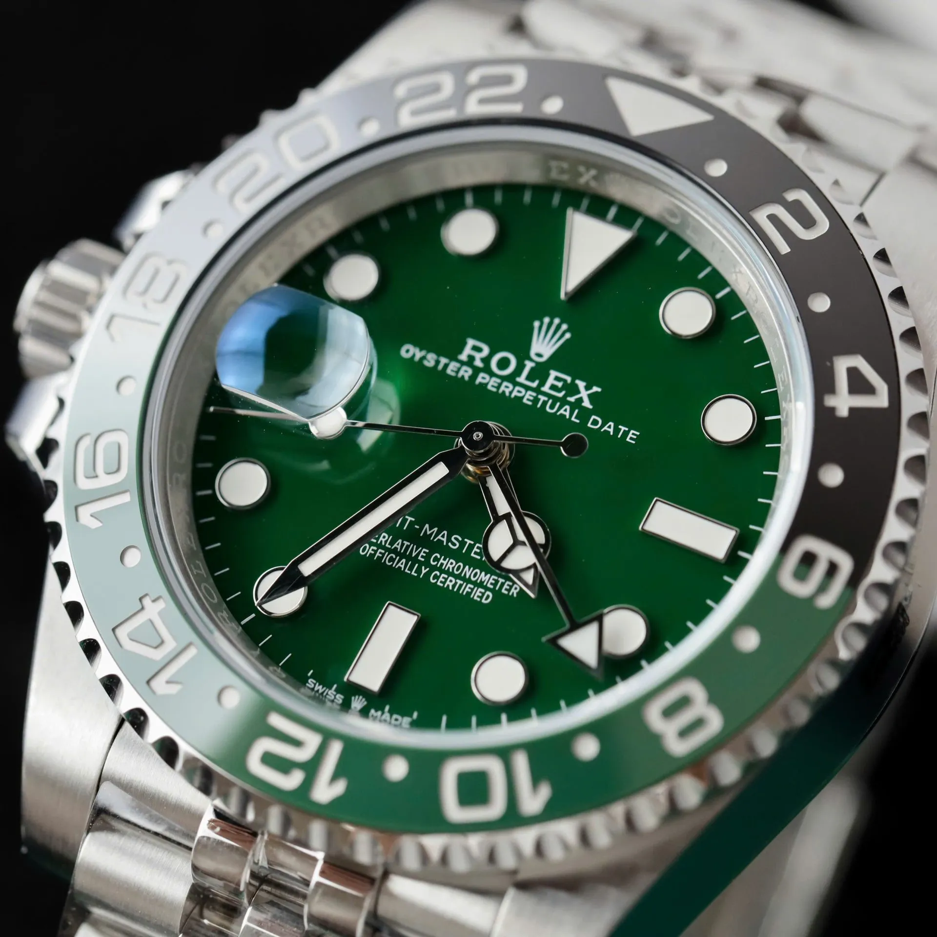 Superclone Rolex GMT-Master II 40 mm 126729VTNR Jubilee “Absinthe” - Bestter Watches