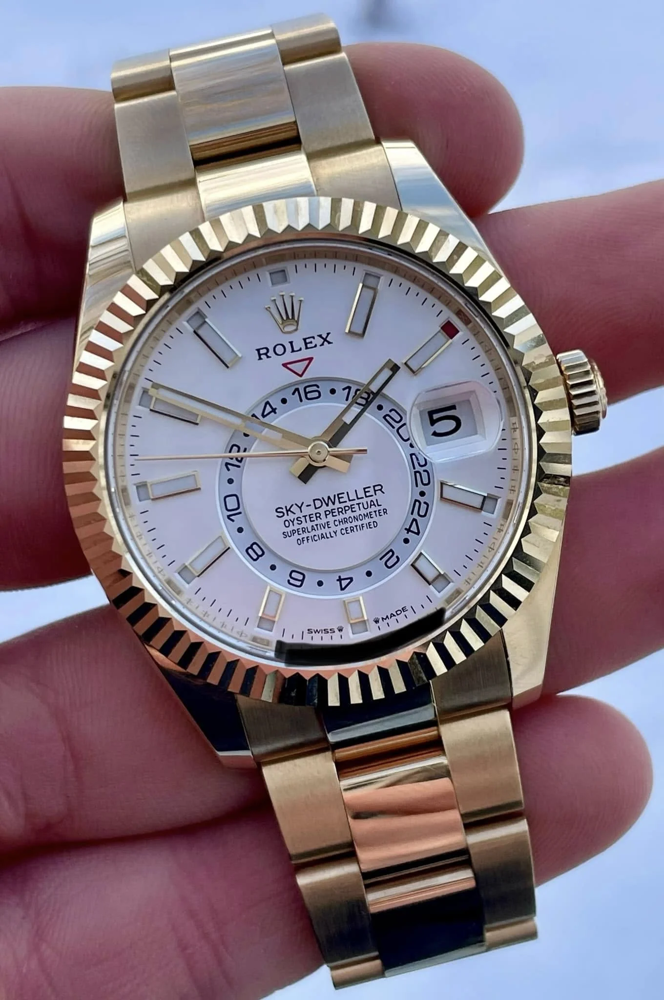 Superclone Rolex Sky-Dweller 42 mm Intense white Dial 336938 - Bestter Watches