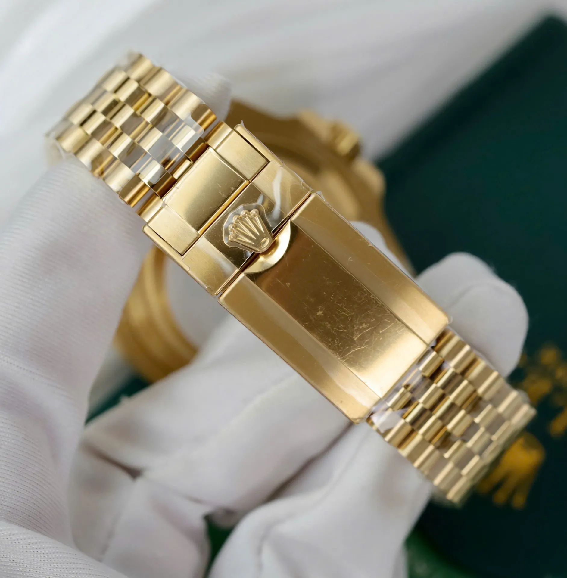 Superclone Rolex GMT-Master II 40 mm 126718GRNR Tiger Iron Dial - Bestter Watches