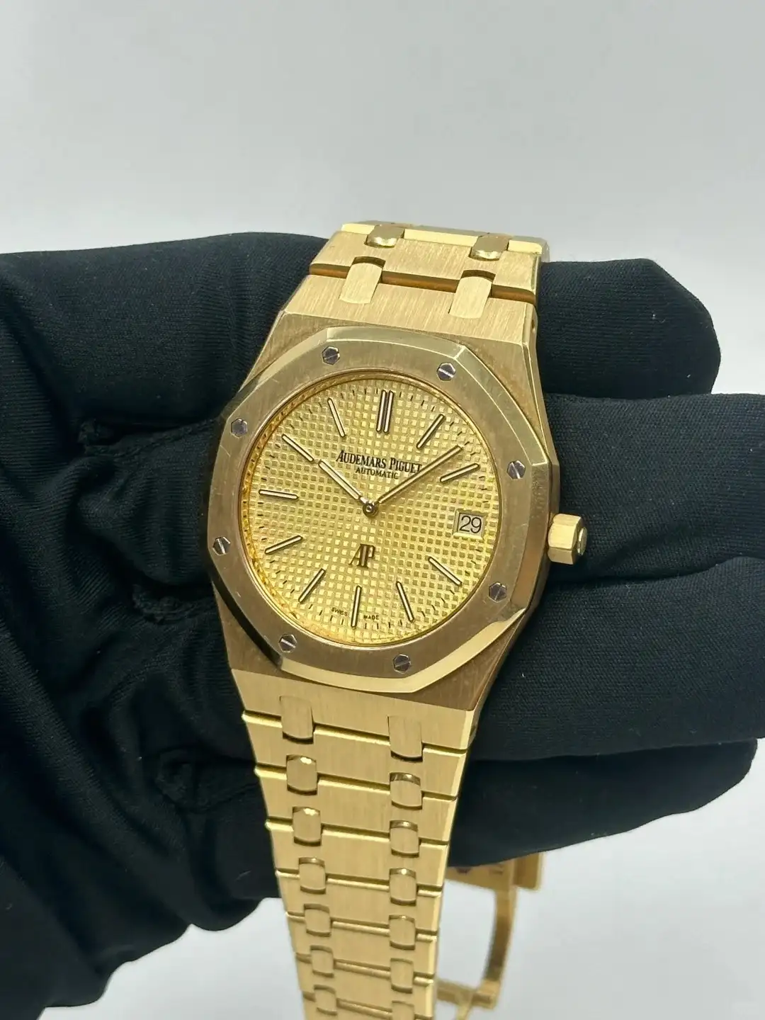 Audemars Piguet Royal Oak Jumbo Extra-Thin Gold 15202BA.OO.1240BA.02 - Bestter Watches