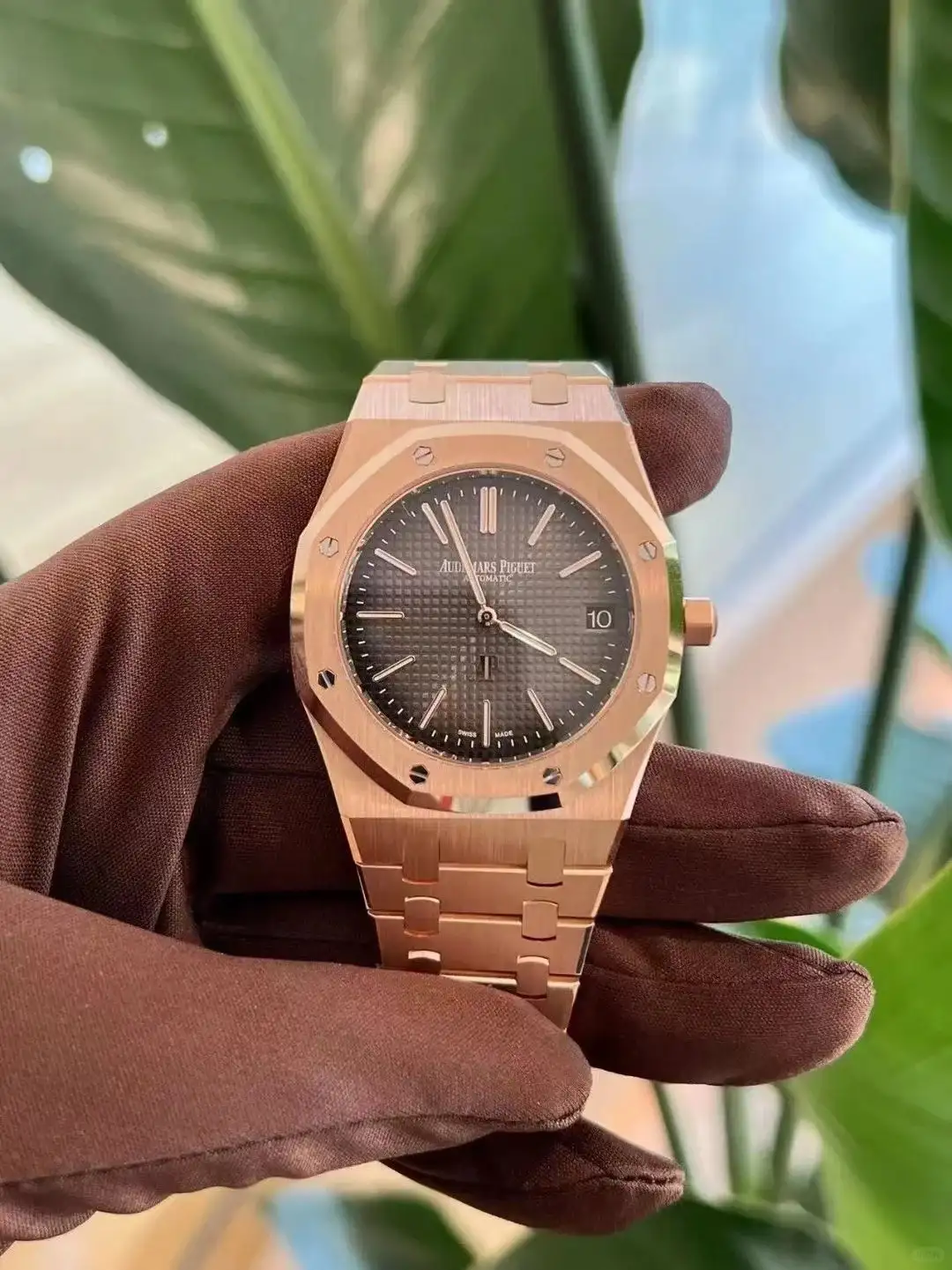 Audemars Piguet Royal Oak Quartz Brown 67650OR.OO.1261OR.01 - Bestter Watches