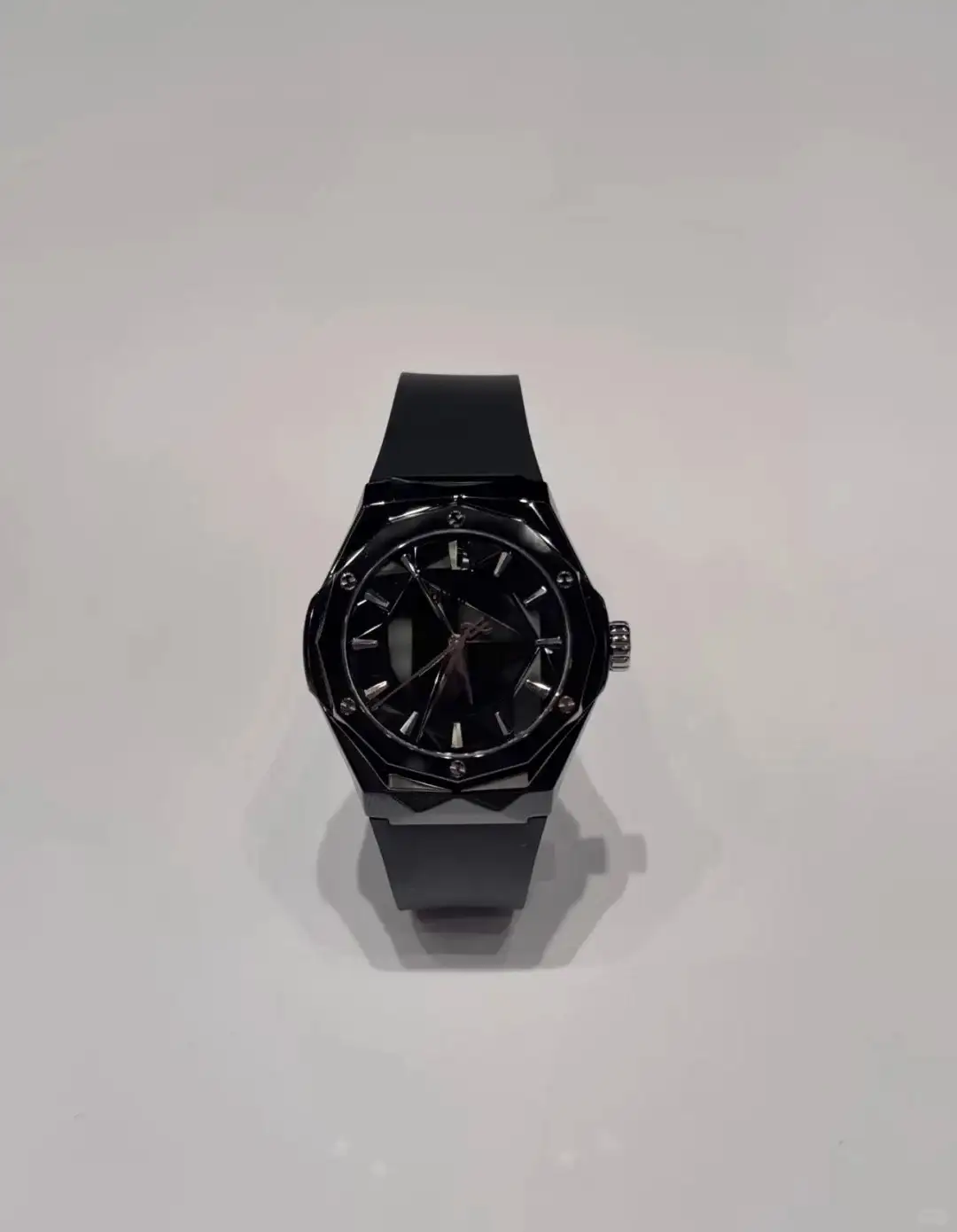 Hublot Classic Fusion Men Automatic Black Rubber Watch 550.CS.1800.RX.ORL21 - Bestter Watches