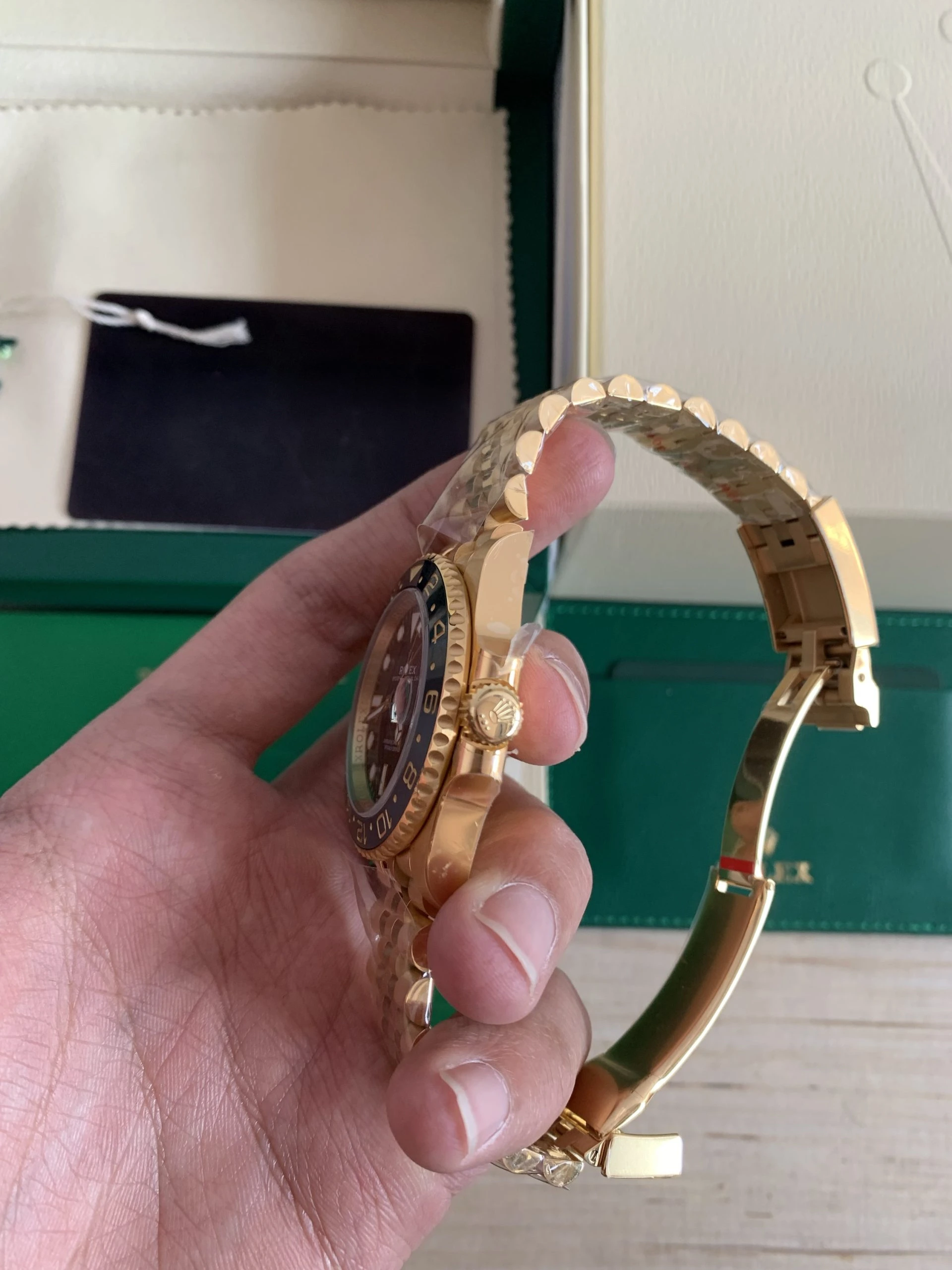 Superclone Rolex GMT-Master II 40 mm Black Dial 126718GRNR - Bestter Watches