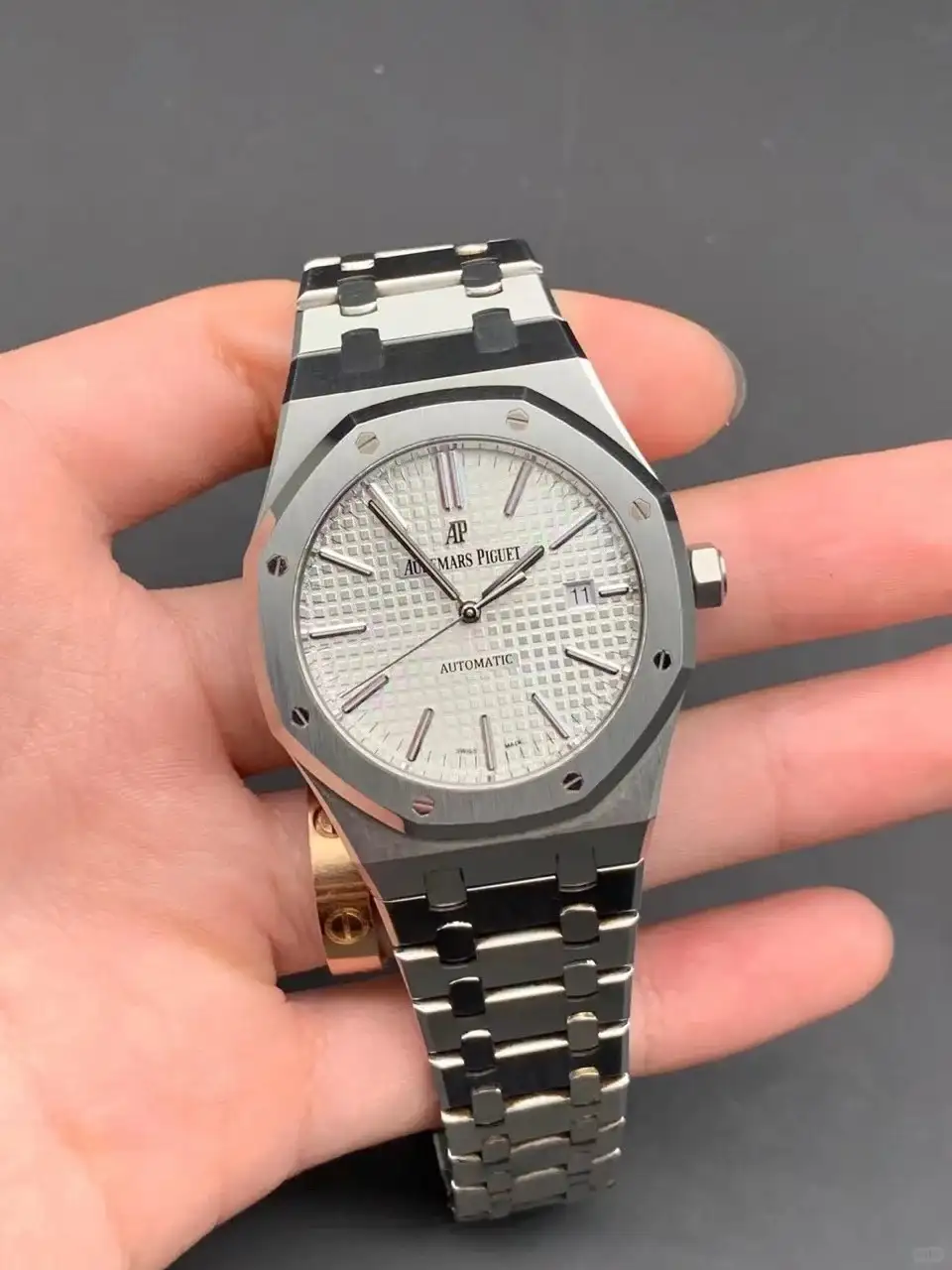 Audemars Piguet Royal Oak Selfwinding Silver 15400ST.OO.1220ST.02 - Bestter Watches