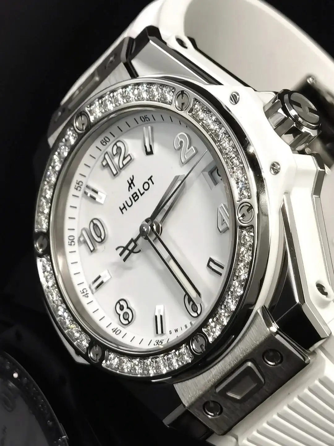 Hublot Big Bang Women Automatic White Rubber Watch 465.SE.2010.RW.1204 - Bestter Watches