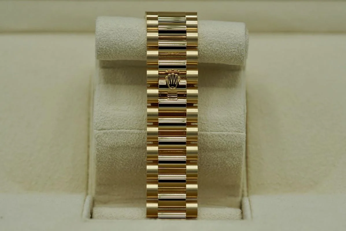 Superclone Rolex Day-Date 36 mm Carnelian Dial 128348RBR - Bestter Watches