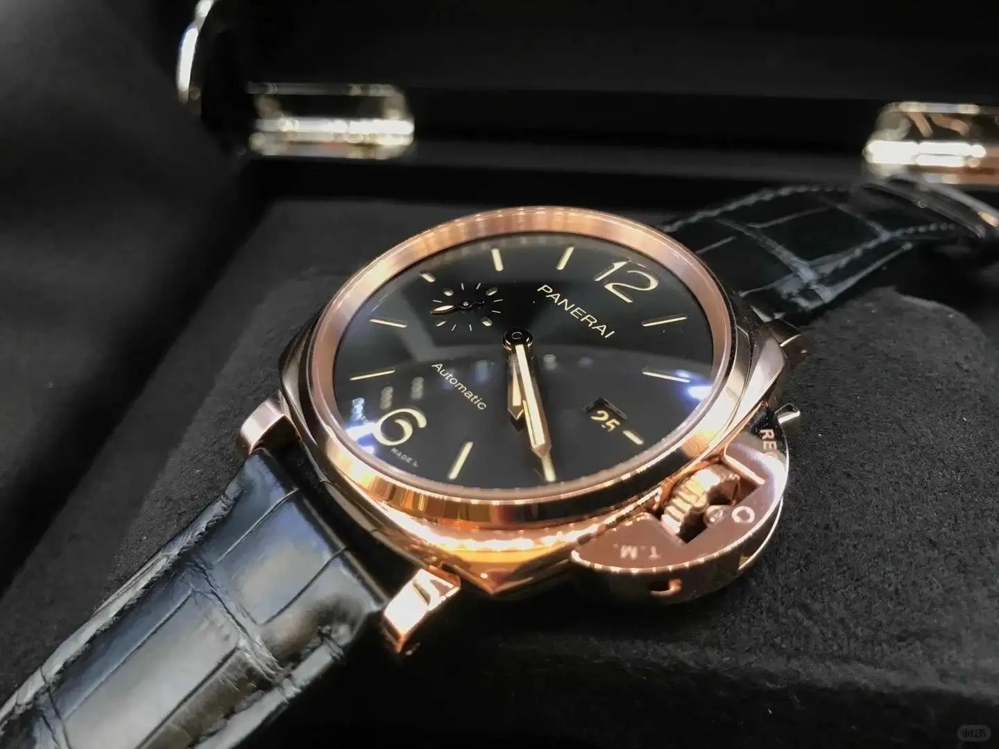 Panerai Luminor Due Men Automatic Black Alligator Watch PAM01029 - Bestter Watches