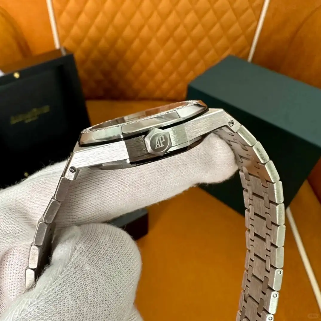 Audemars Piguet Royal Oak Selfwinding Black 15451ST.ZZ.1256ST.01 - Bestter Watches