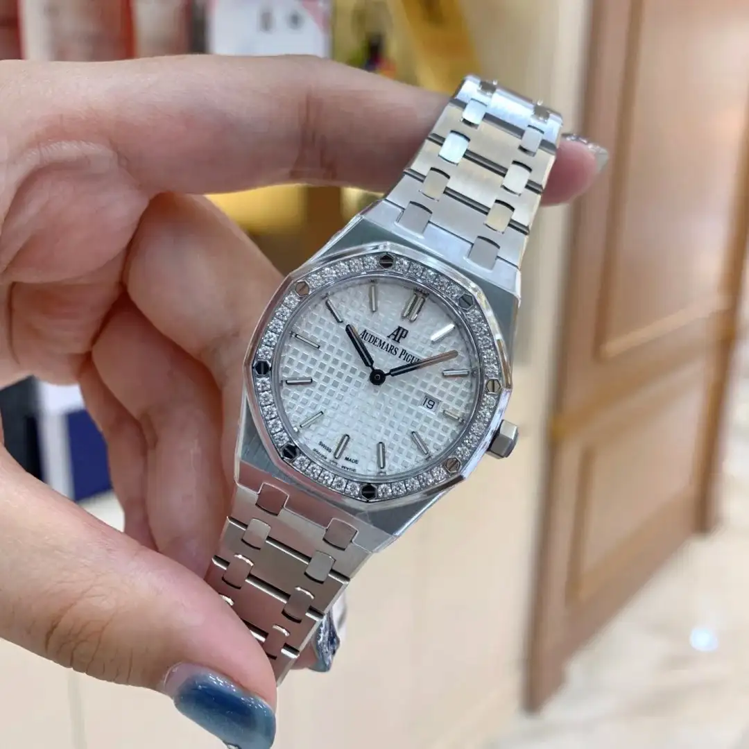 Audemars Piguet Royal Oak Quartz Silver 67651ST.ZZ.1261ST.01 - Bestter Watches