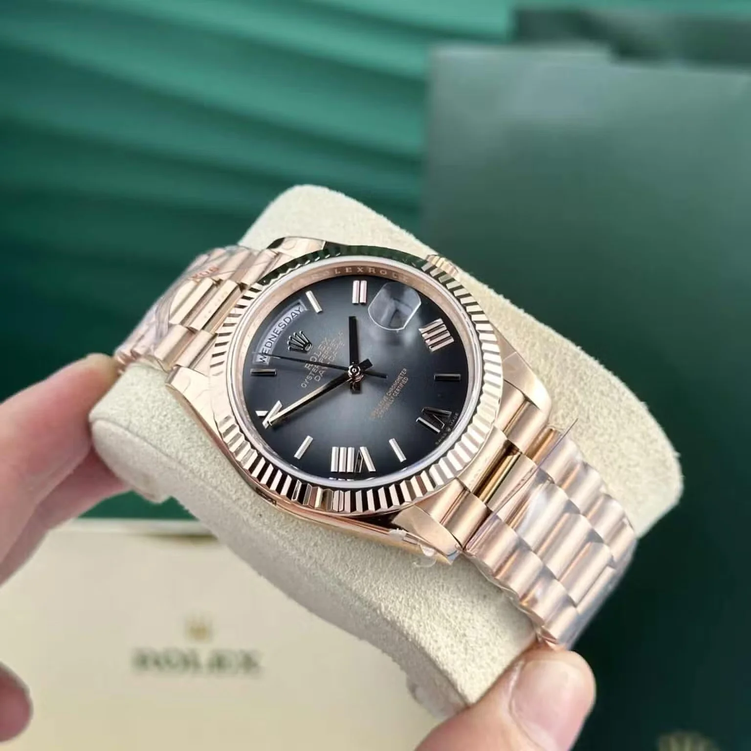 Superclone Rolex Day-Date 40 mm Slate Ombre Dial 228235 - Bestter Watches
