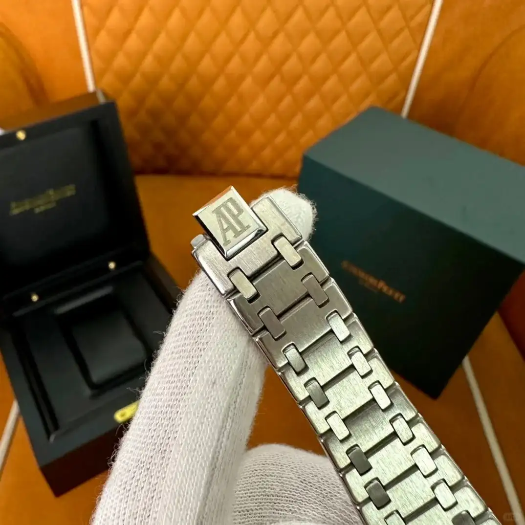 Audemars Piguet Royal Oak Selfwinding Black 15451ST.ZZ.1256ST.01 - Bestter Watches