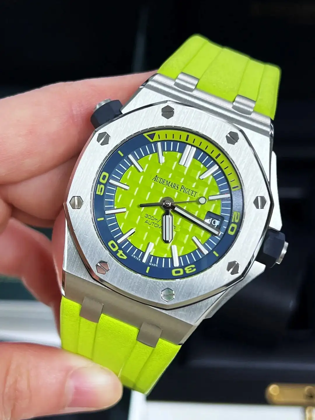 Audemars Piguet Royal Oak Offshore Diver Chronograph Green 26703ST.OO.A038CA.01 - Bestter Watches