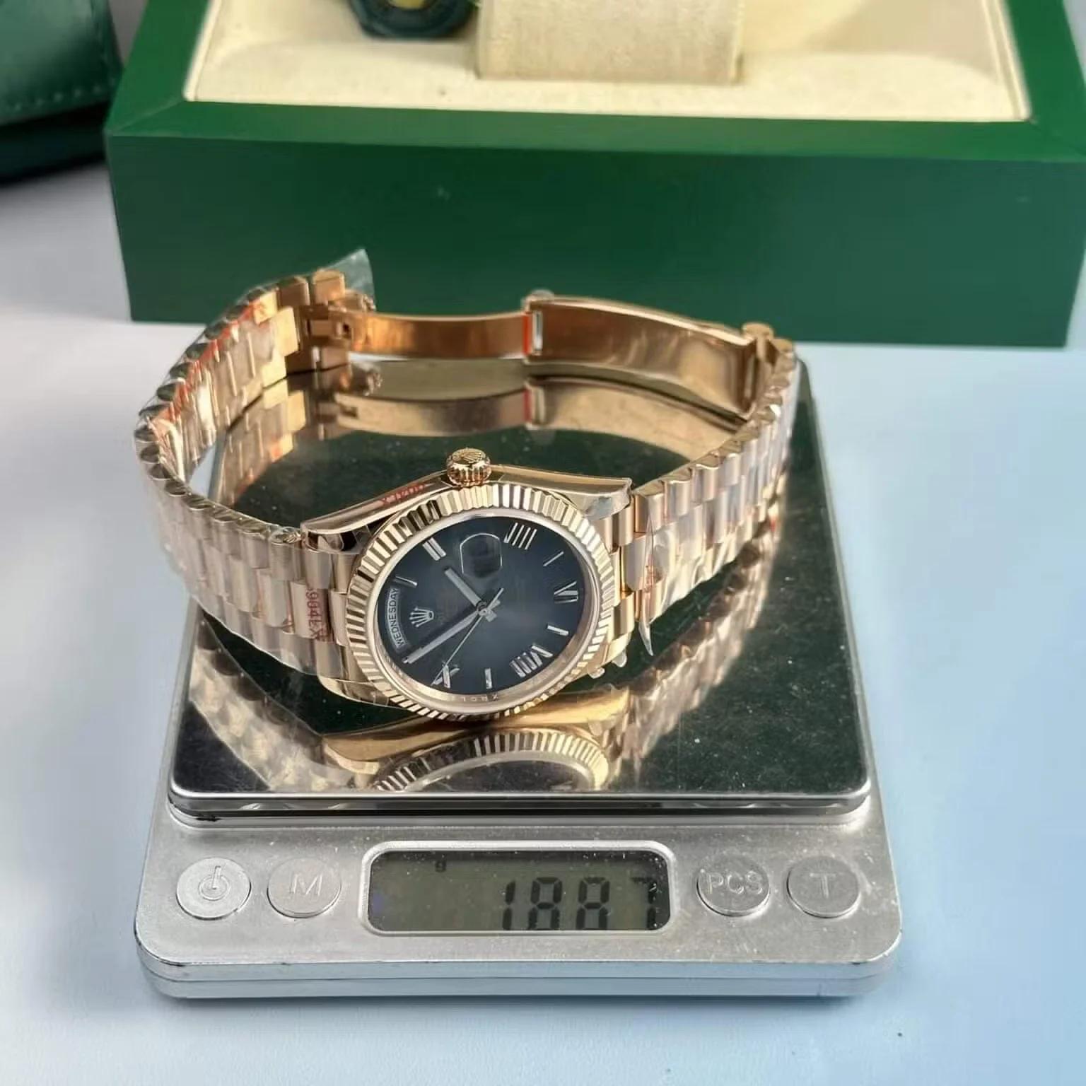 Superclone Rolex Day-Date 40 mm Slate Ombre Dial 228235 - Bestter Watches