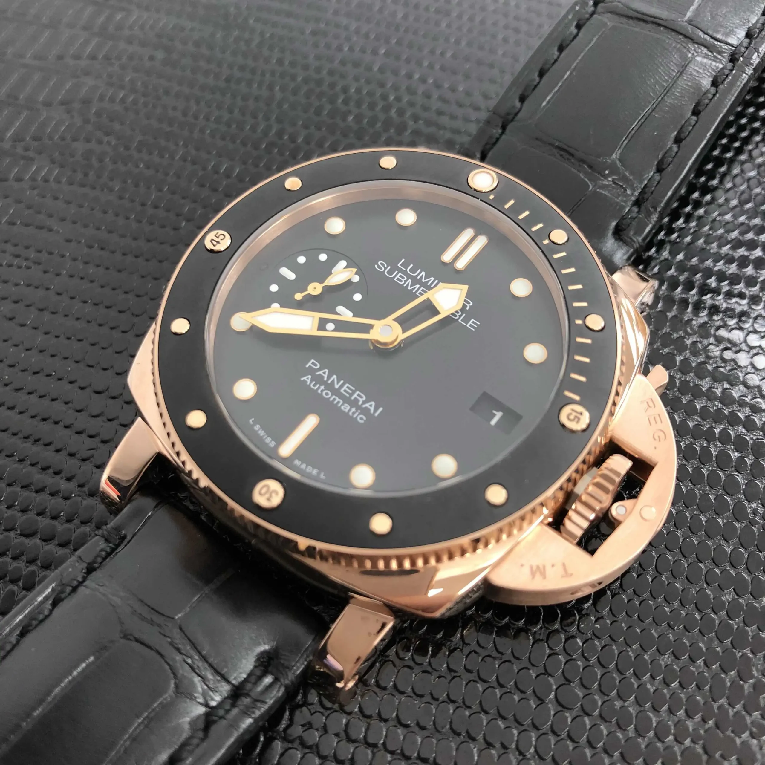 Panerai Submersible Men Automatic Black Alligator Watch PAM00974 - Bestter Watches