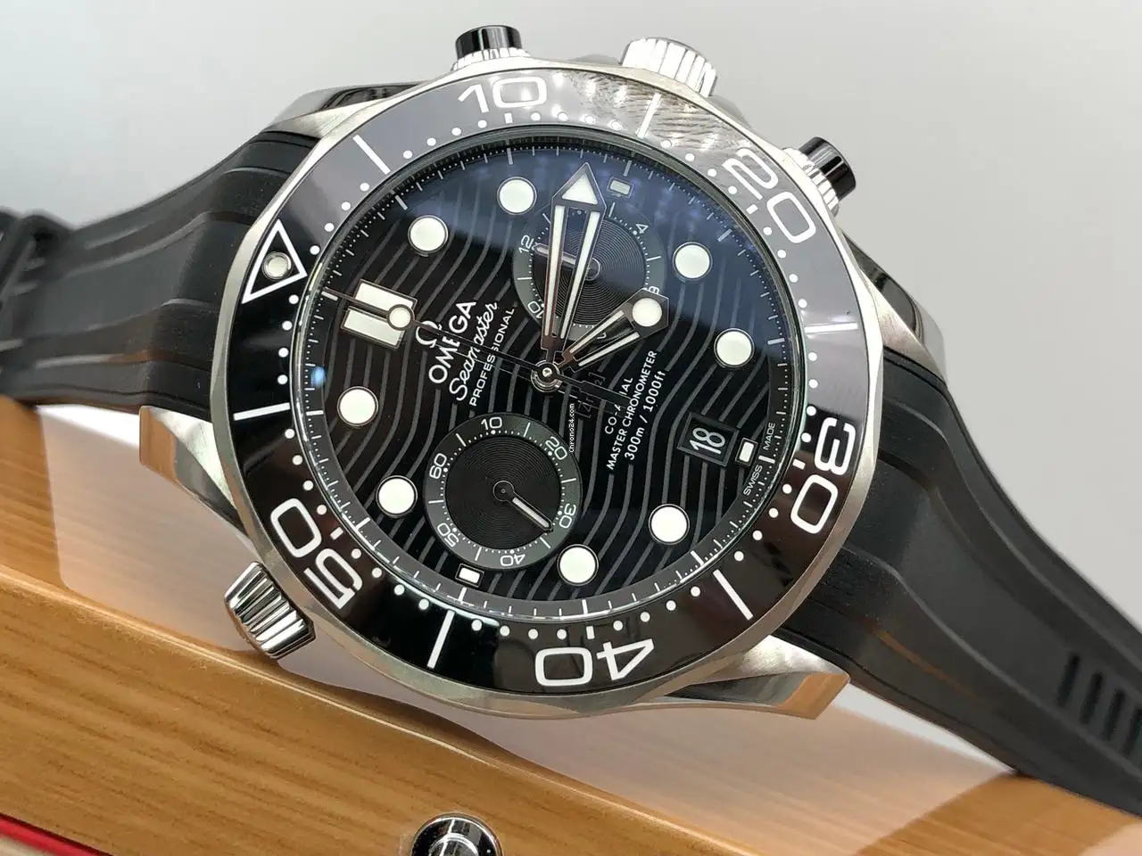 Omega Seamaster Men Automatic Black Rubber Watch O21032445101001 - Bestter Watches