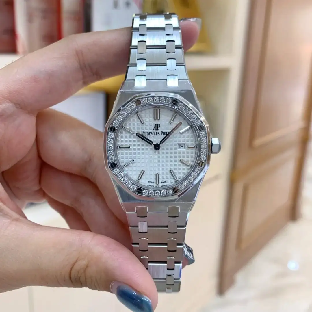 Audemars Piguet Royal Oak Quartz Silver 67651ST.ZZ.1261ST.01 - Bestter Watches