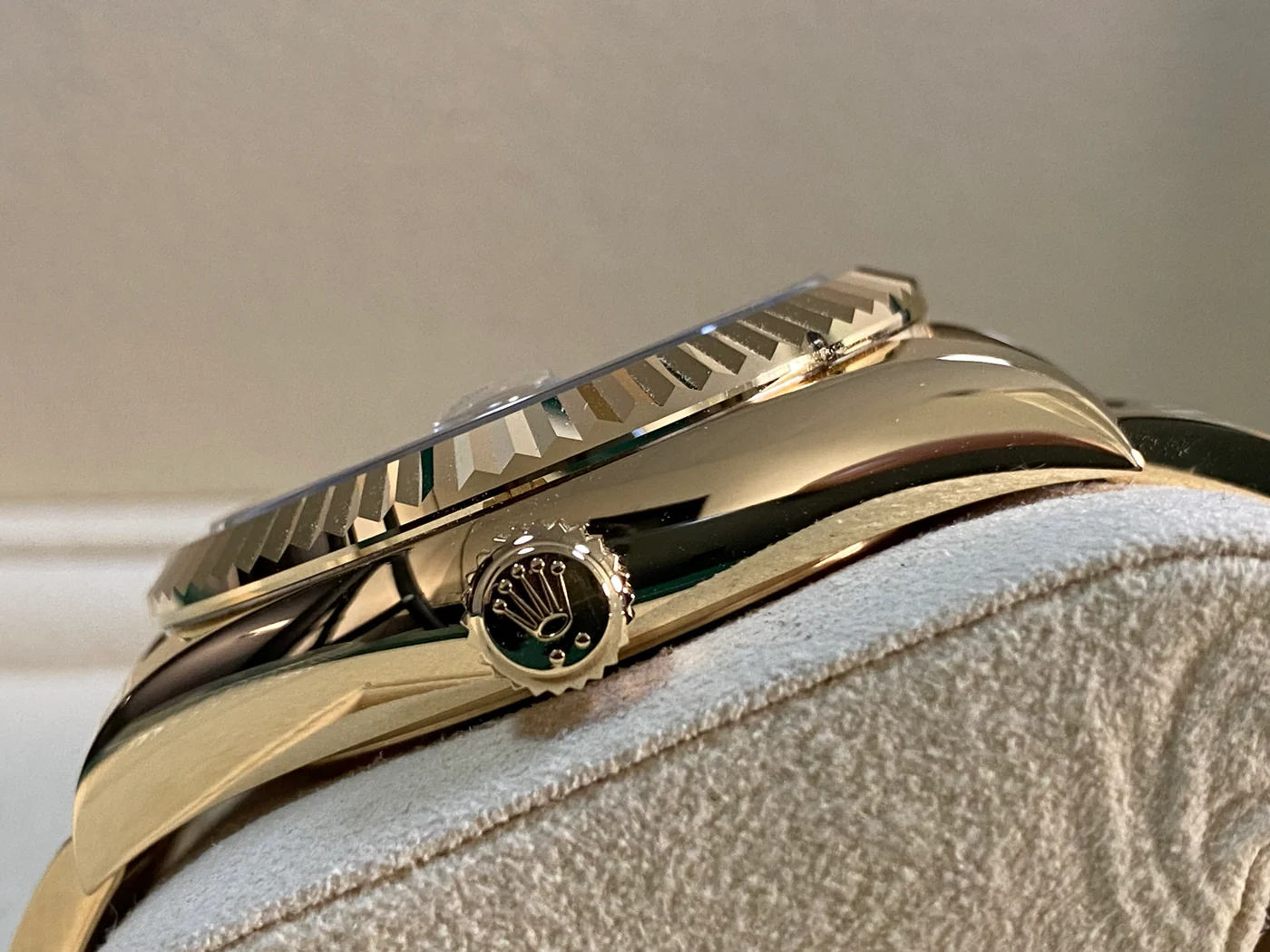 Superclone Rolex Sky-Dweller 42 mm Champagne Dial 336938 - Bestter Watches