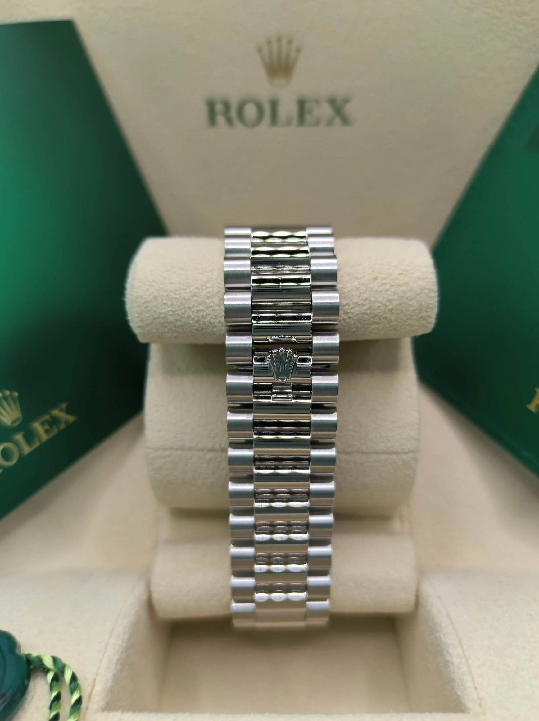 Superclone Rolex Day-Date 40 mm Ice blue Dial 228236 - Bestter Watches