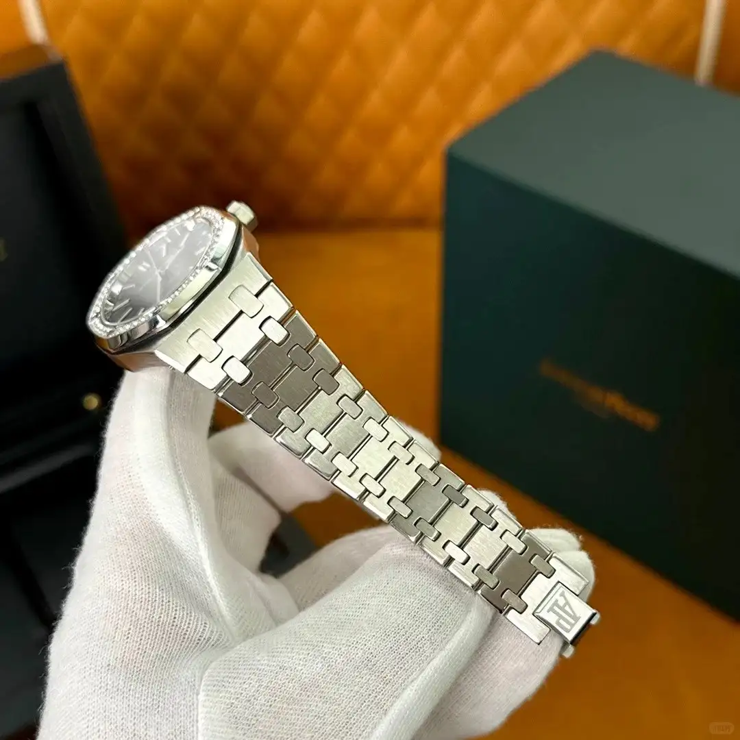 Audemars Piguet Royal Oak Selfwinding Black 15451ST.ZZ.1256ST.01 - Bestter Watches