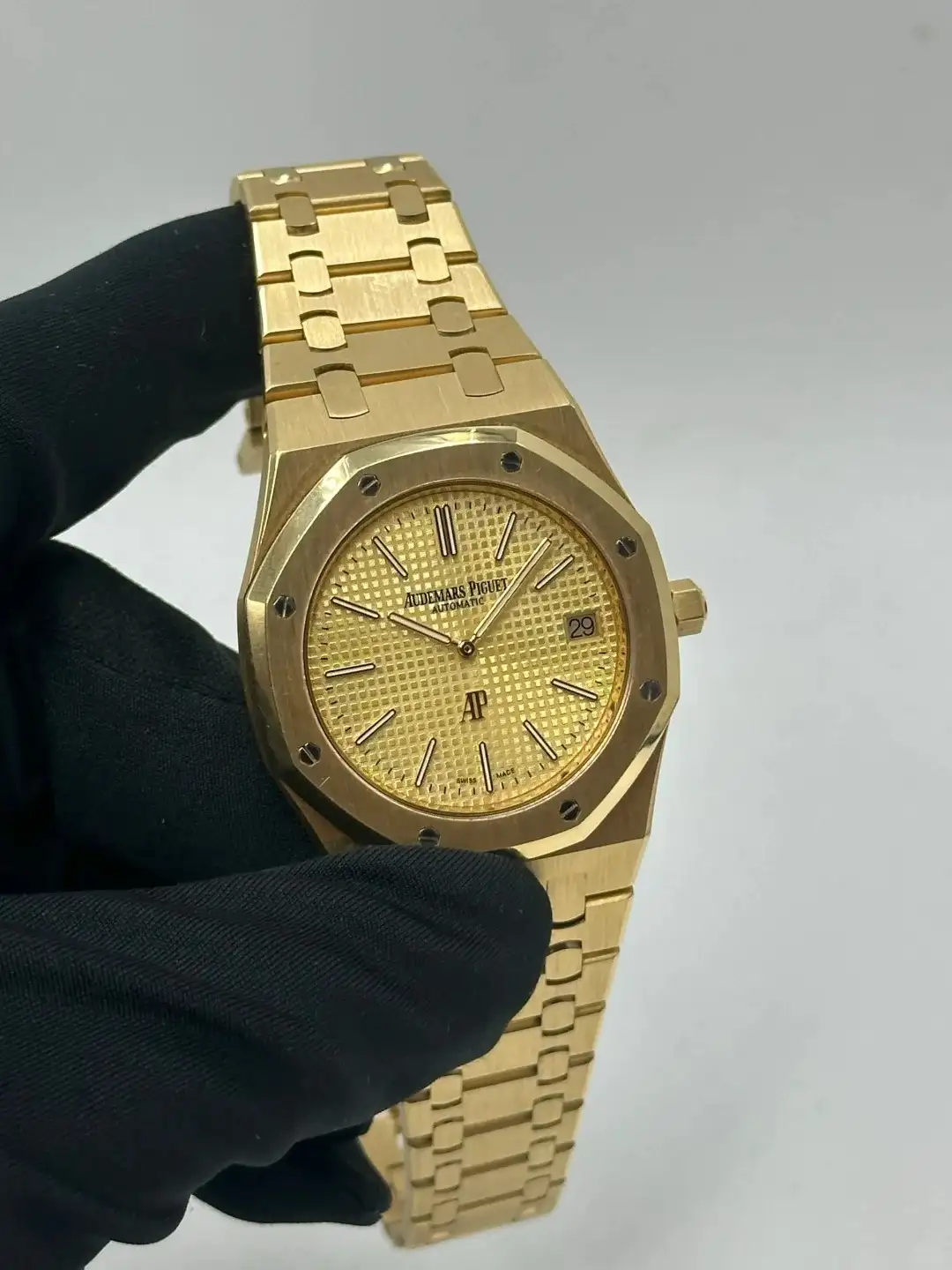 Audemars Piguet Royal Oak Jumbo Extra-Thin Gold 15202BA.OO.1240BA.02 - Bestter Watches