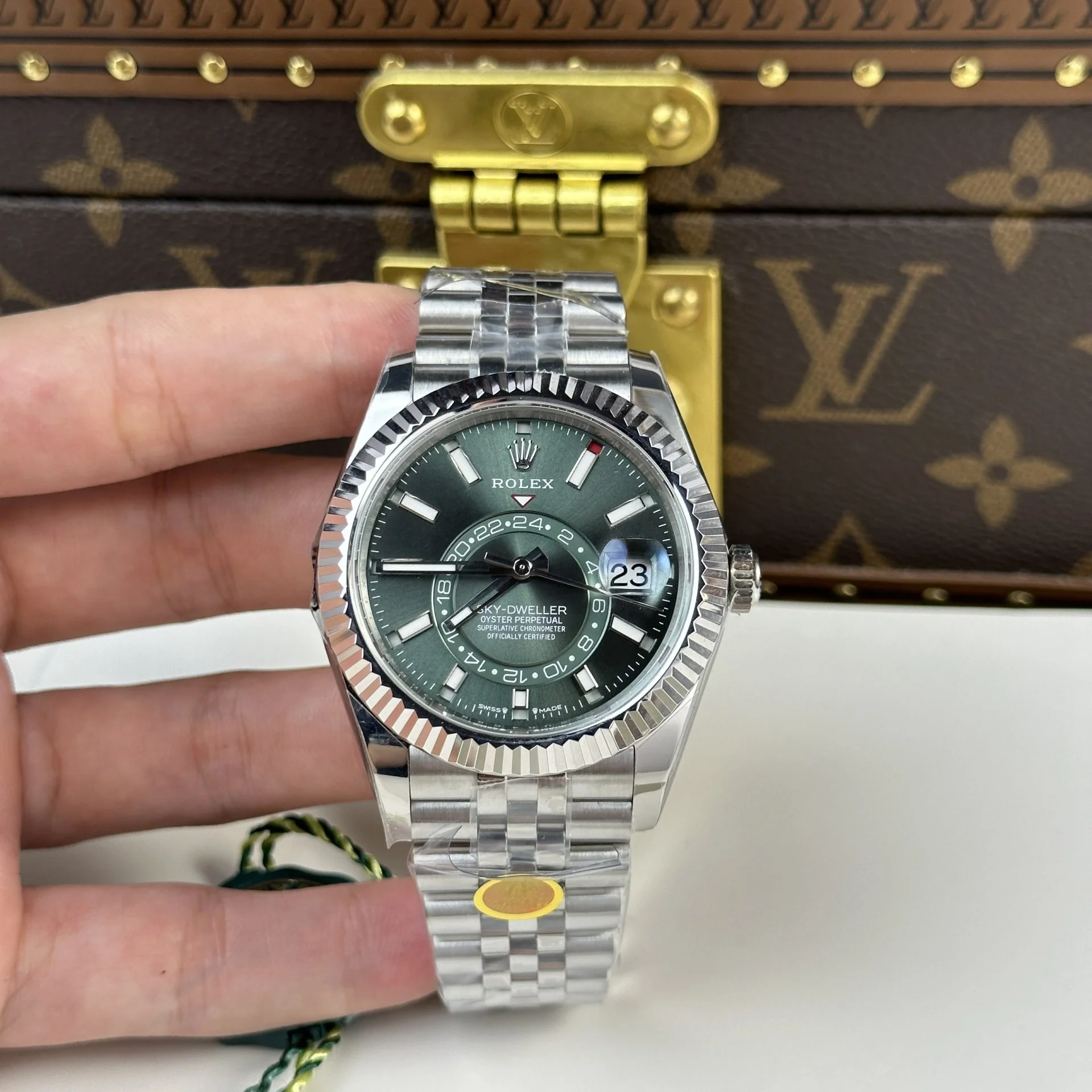 Superclone Rolex Sky-Dweller 42 mm Mint green Dial 336934 Jubilee - Bestter Watches