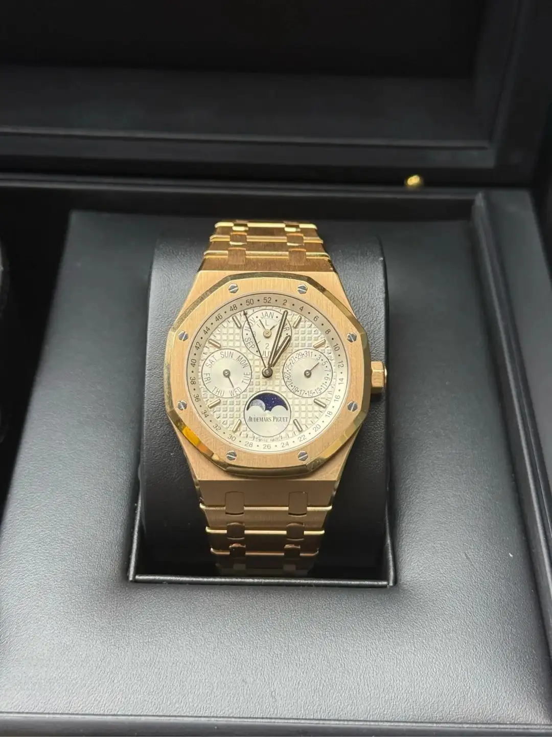 Audemars Piguet Royal Oak Perpetual Calendar Silver 26574OR.OO.1220OR.01 - Bestter Watches