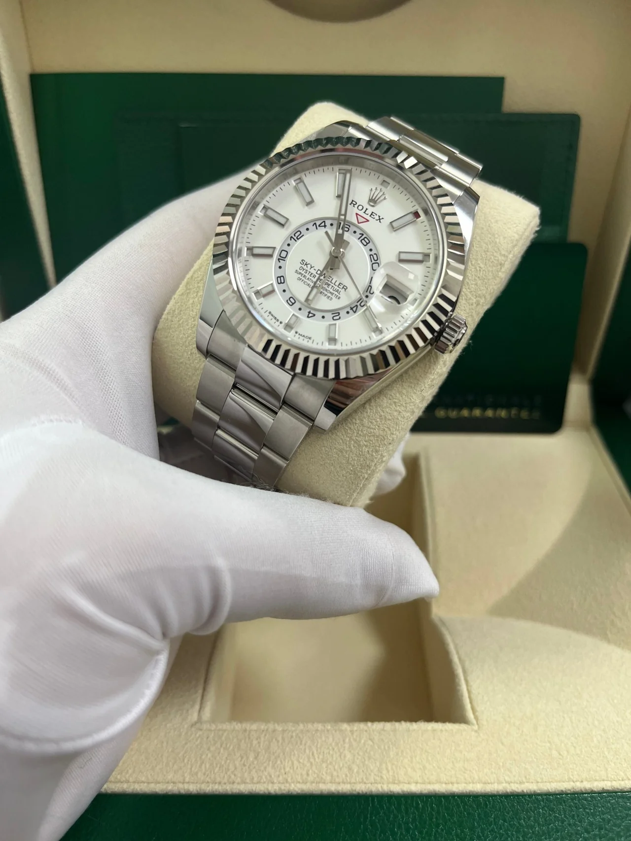 Superclone Rolex Sky-Dweller 42 mm Intense white Dial 336934 - Bestter Watches