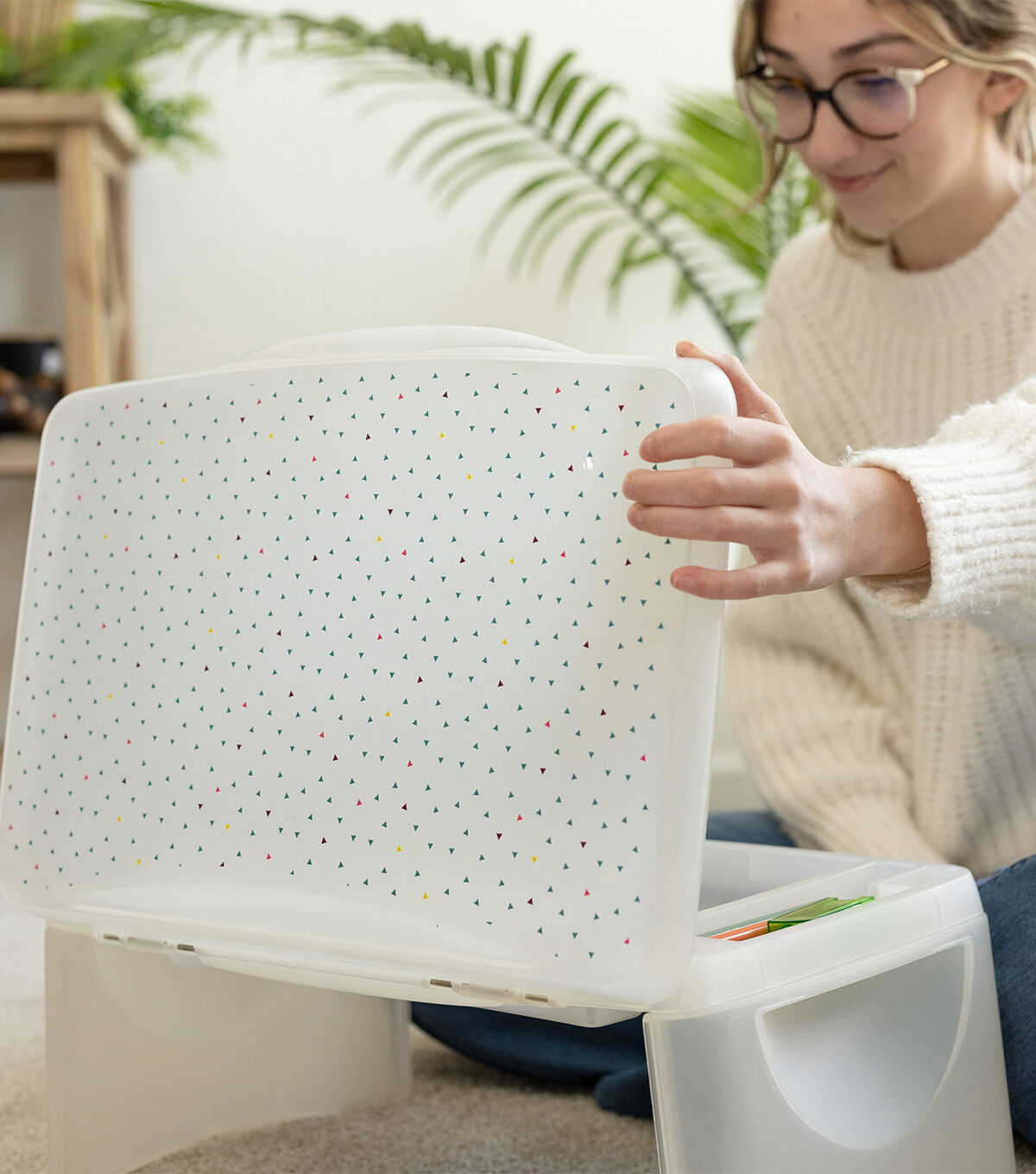 Everything Mary 21 x 18 Plastic Lap Desk With Triangles