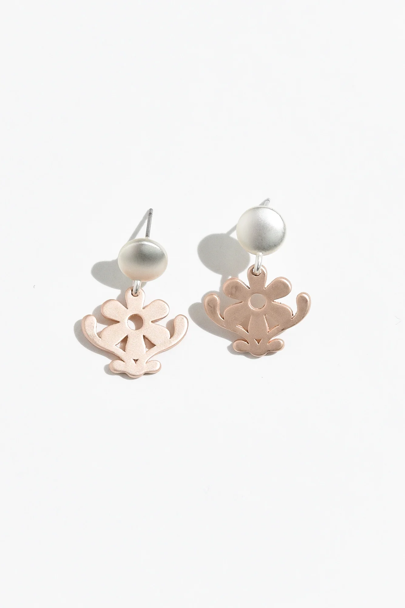Zeta Rose Gold Daisy Stud Earrings