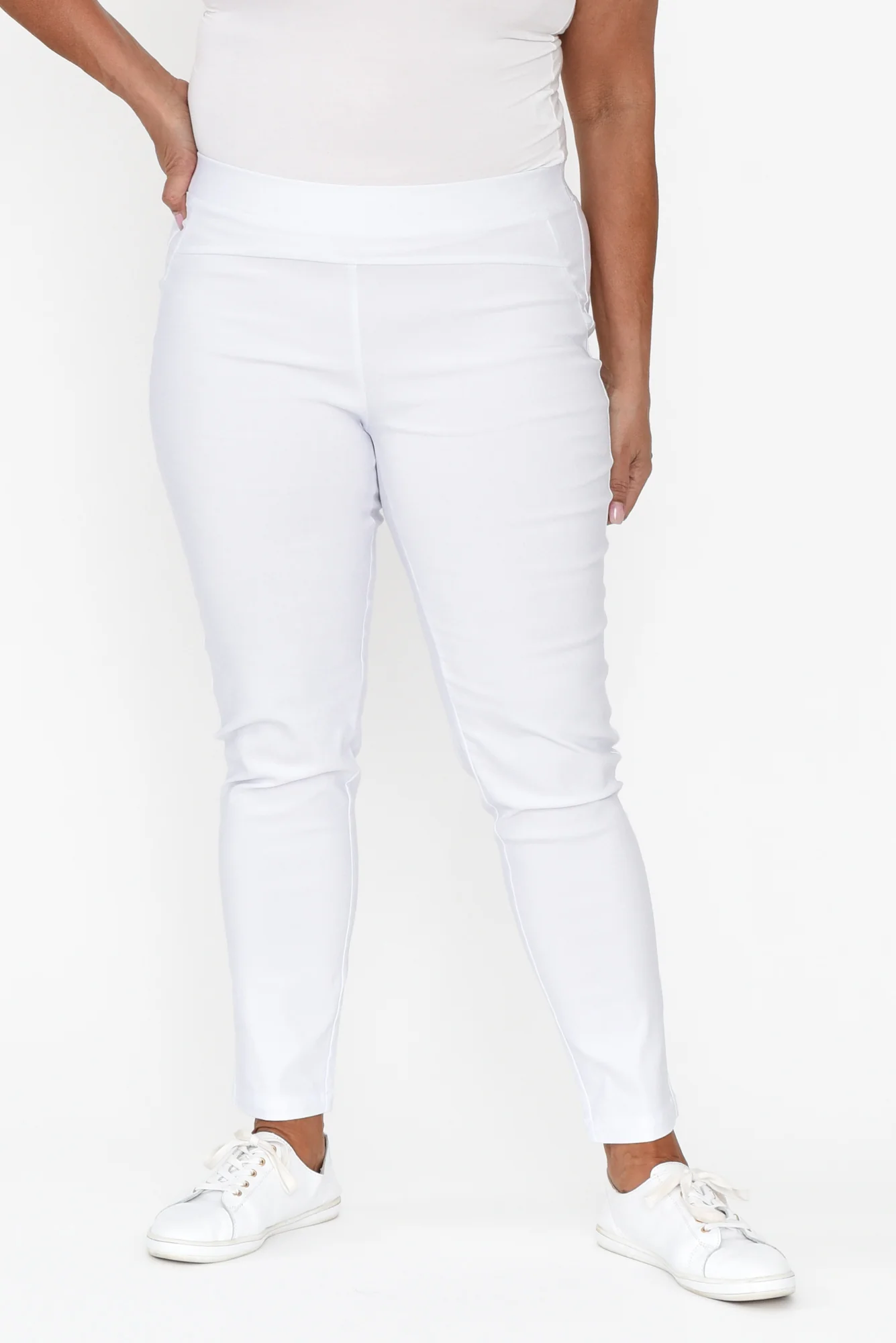 Olympia White Straight 7/8 Pants