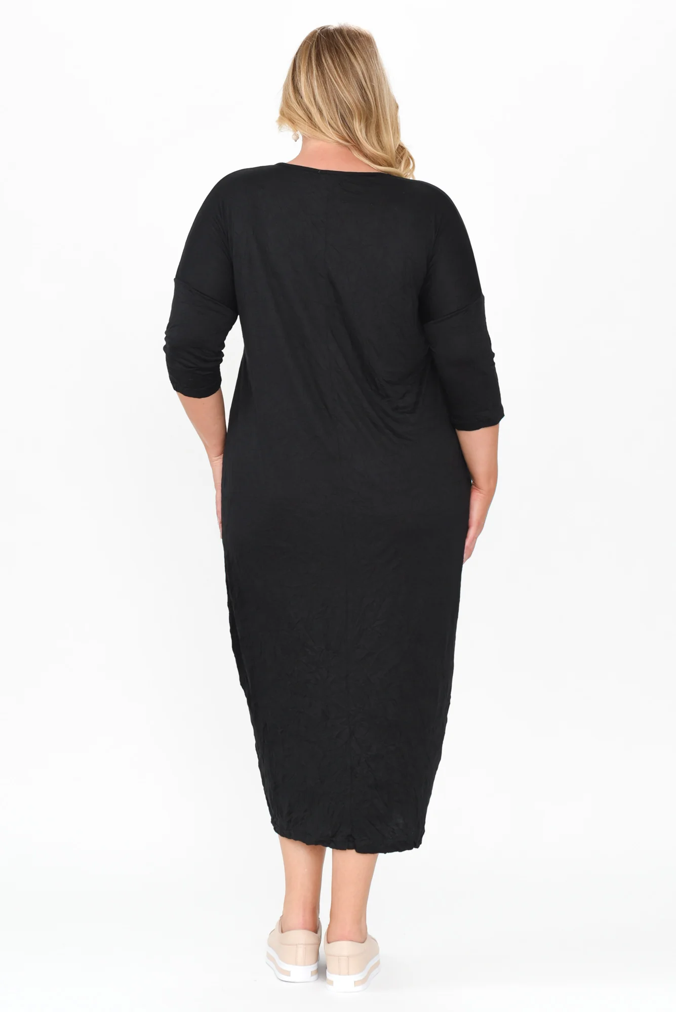 Travel Black Crinkle Cotton Sleeved Maxi Dress