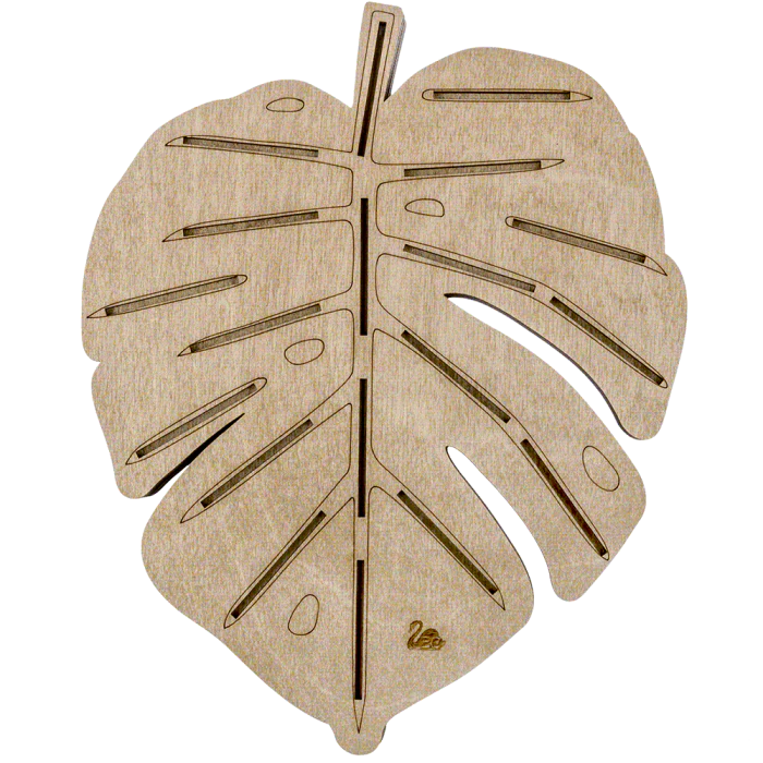 Box for handicraft + 21 bobbins 