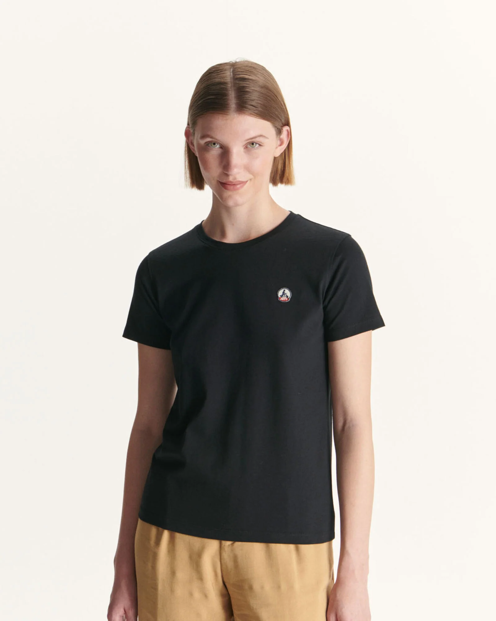 Black Rosas Round Neck T-Shirt